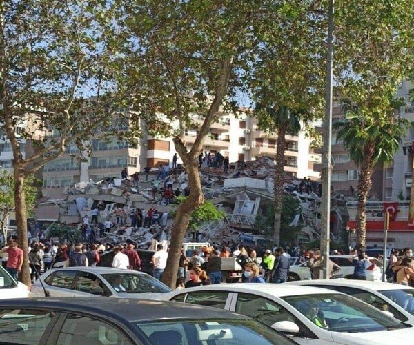 زلزال تركيا ضرب مدينة ازامير بقوة 6.6 على مقياس ريختر